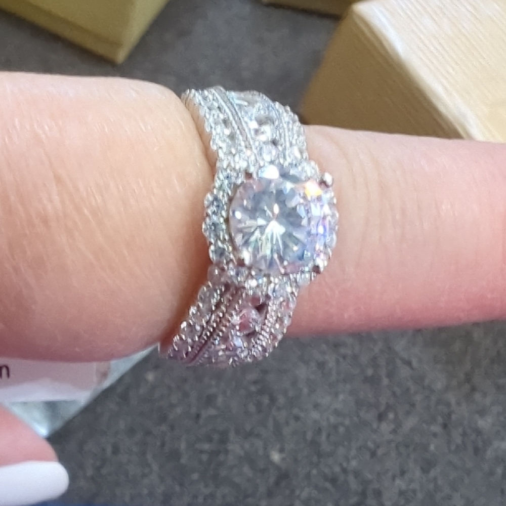 JTV Silver and White Ring with Intricate Design - Picture 3 of 5